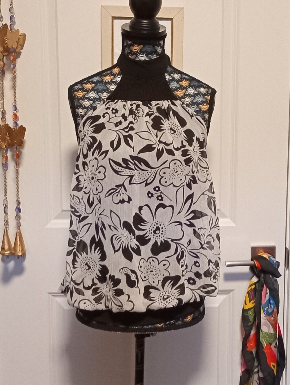 2000's Seduction black and white floral halter top with tie back neck